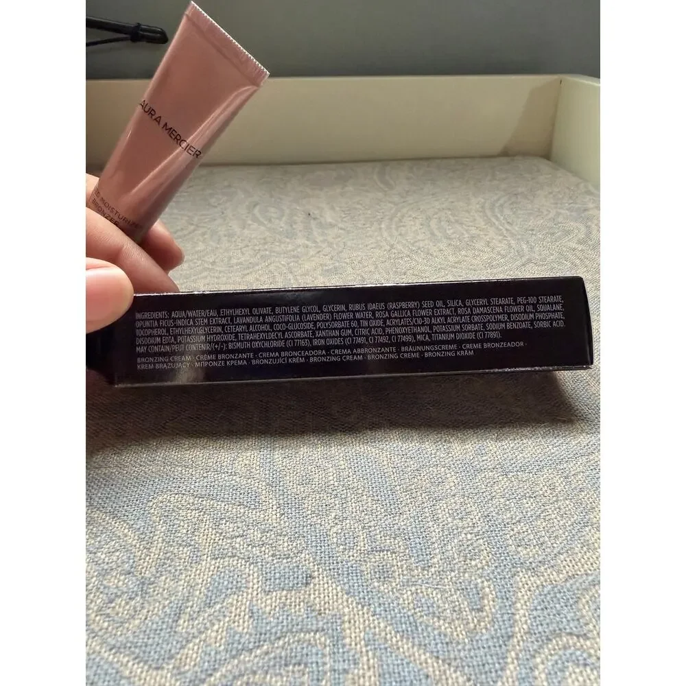 Laura Mercier Tinted Moisturizer Bronzer shade 02 Sundrop